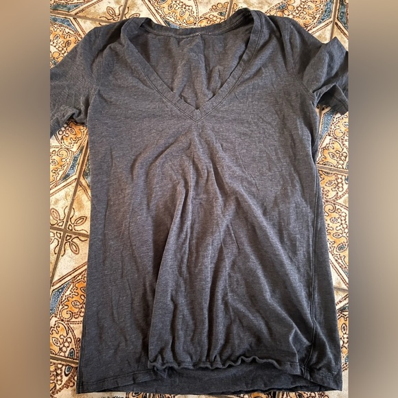 Lululemon heathered deep gray Short Sleeve t shirt v neck - Picture 2 of 7